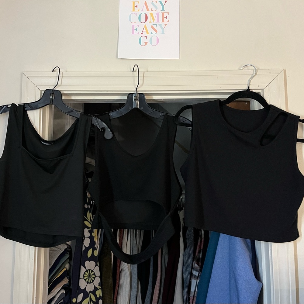 Woman’s black tank tops size large